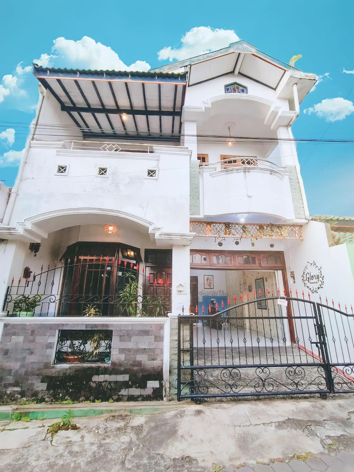Glory Homestay Yogyakarta Eksteriør bilde